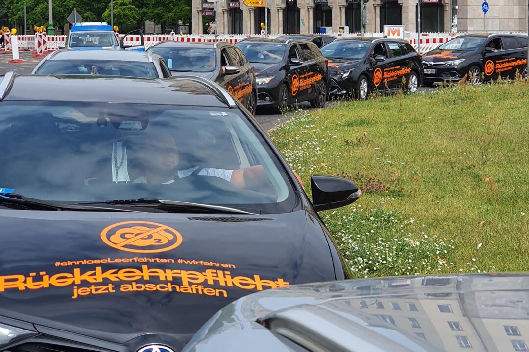 Mietwagen-Demo gegen das “Taxischutzgesetz” PBefG