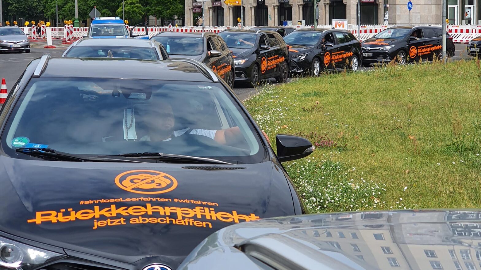 Mietwagen-Demo gegen das “Taxischutzgesetz” PBefG