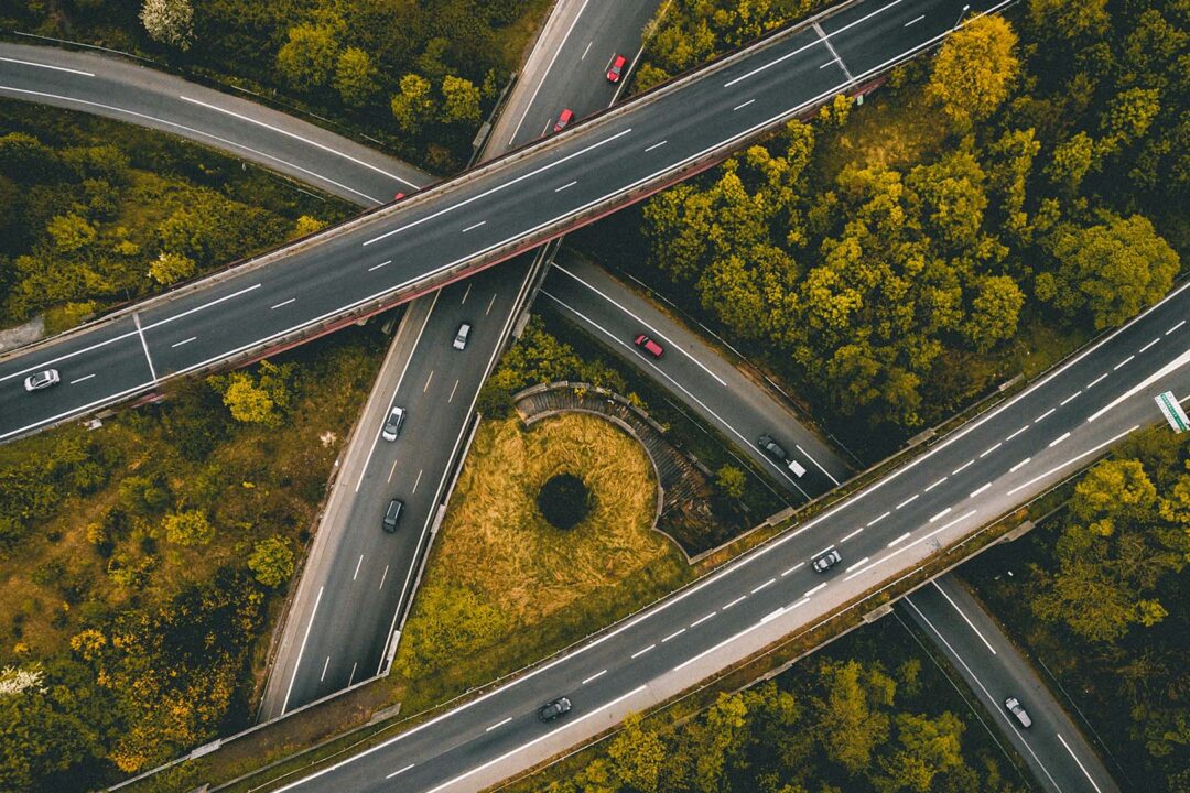 Das Auto dominiert weiterhin den Verkehr