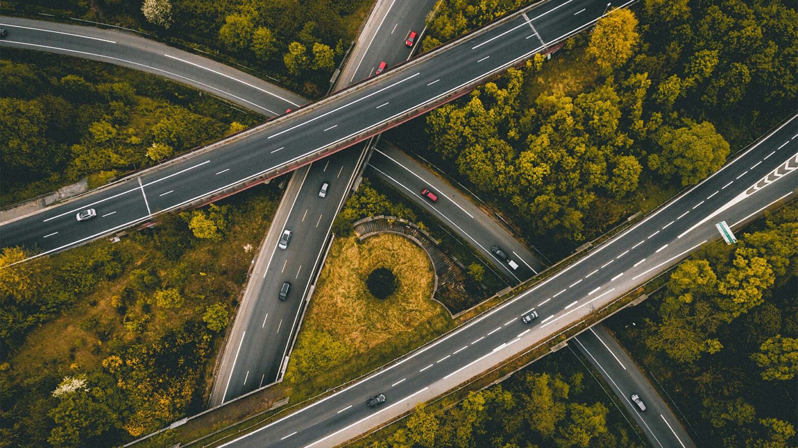 Das Auto dominiert weiterhin den Verkehr