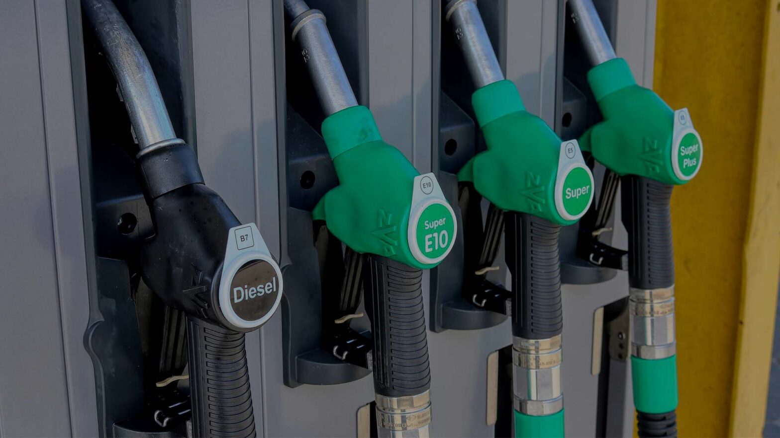 Benzinpreise weiterhin hoch – Ist der Höchststand überschritten?