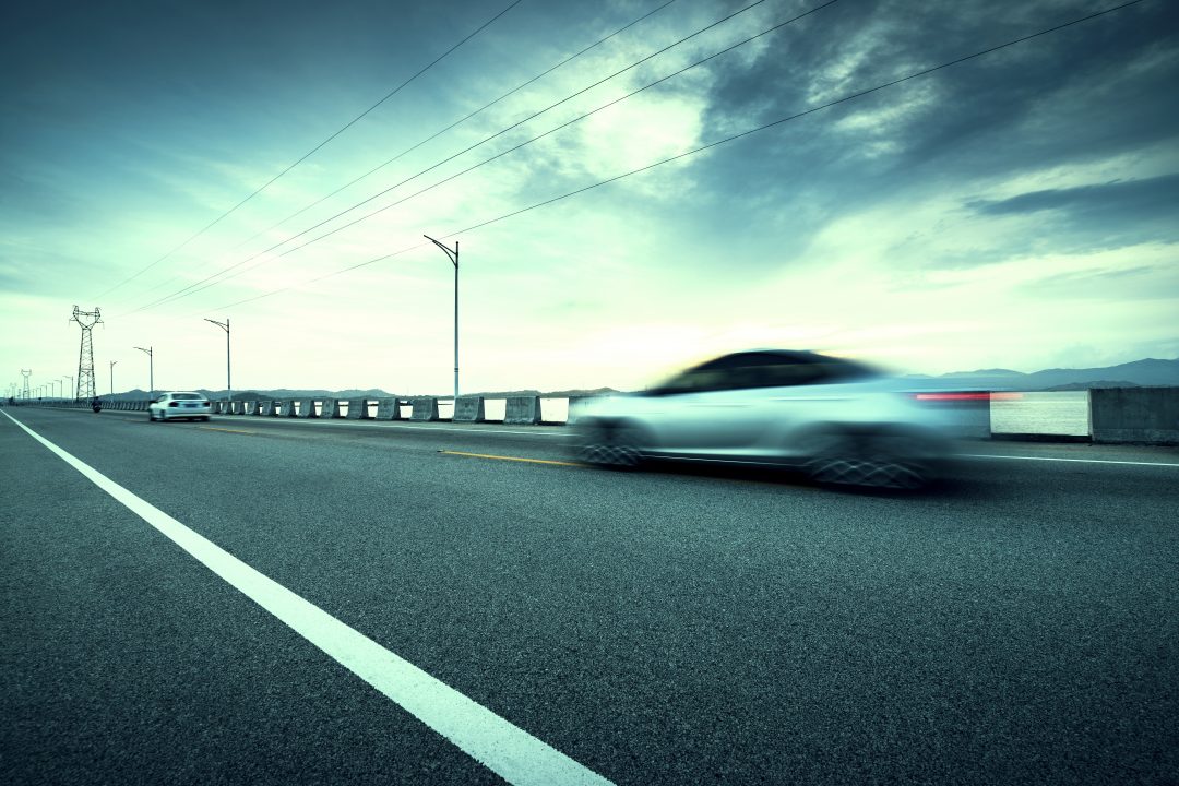 Laden beim Fahren: Erste Teststrecke für induktive Fahrspuren in Deutschland