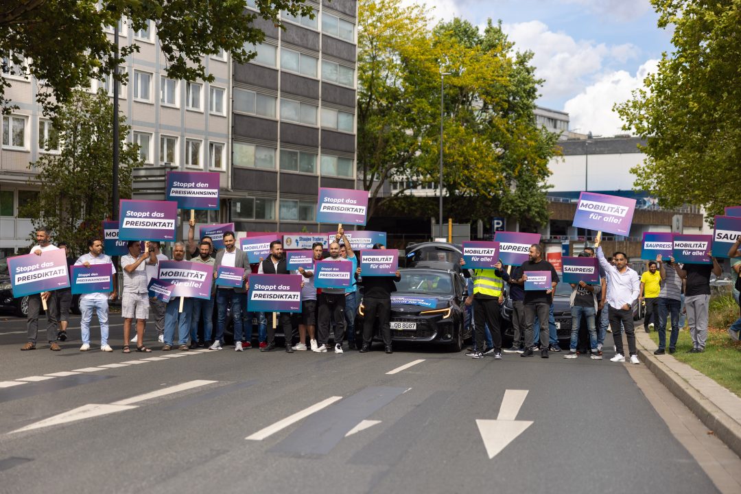Ruhrgebietsweiter Protest: Mietwagenfahrer gehen am 22.09. in Essen gegen Zwangspreise auf die Straße