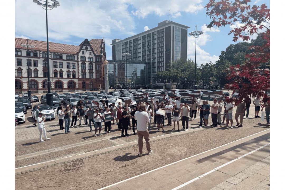 Über 100 Mietwagenfahrerinnen und Fahrer auf den Straßen Dortmunds – ein klares Signal an die Politik.